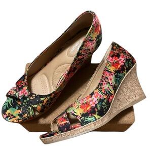 DEXFLEX sz 6.5 Heels Comfort Peep Toe Cork Wedge Shoes Floral Black Pink Black